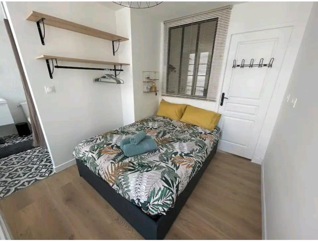 Апартаменти Le Petit Poitevin -Hyper Centre - Wi-Fi- Netflix Gratuit Ніор Екстер'єр фото